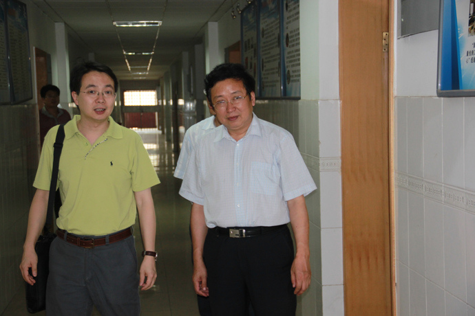 天津科技大学副校长王硕教授莅临国产做爱视频
指导工作