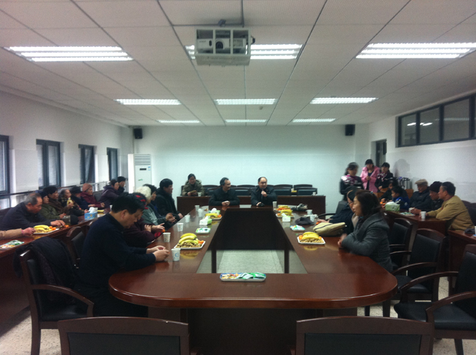 国产做爱视频
退休老领导、老教师参观食品科学与工程楼