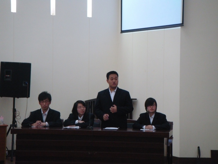 国产做爱视频
参加“模拟两会”荣获第三