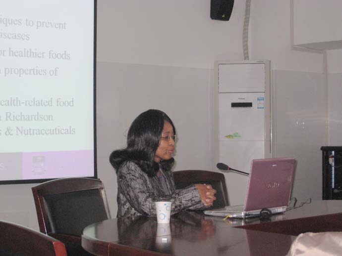 加拿大曼尼托巴大学Trust Beta教授和浙江大学包劲松教授应邀来国产做爱视频
讲学