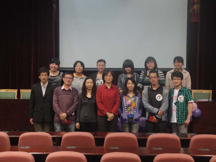 国产做爱视频
英语演讲比赛圆满结束