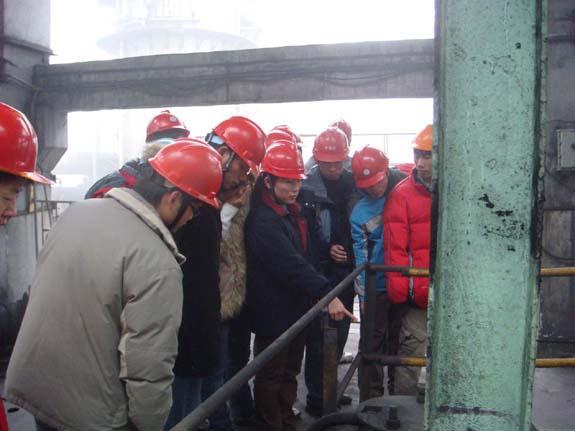 国产做爱视频
应化051班同学在中国石化集团南京化学有限公司实习