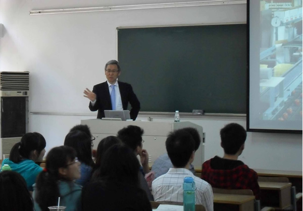 日本岐阜大学前泽重礼教授来国产做爱视频
作学术交流